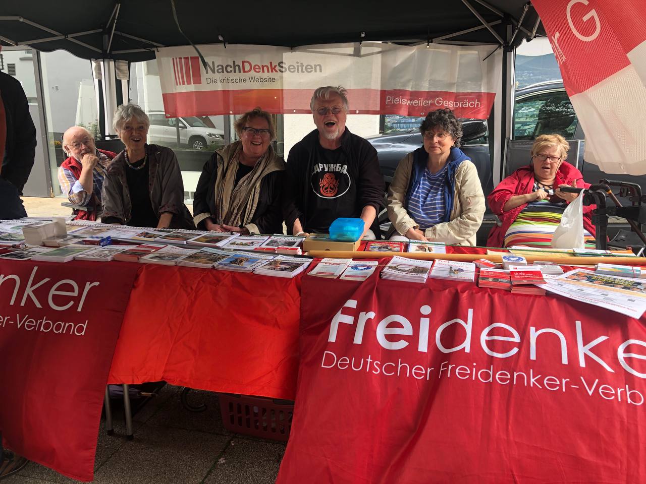 Freidenkerstand beim Hanbacher Fest 2025 in Neustadt an der Weinstraße